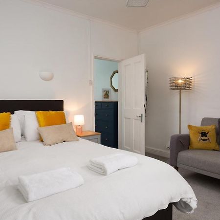 Lovely City Town House With Free Parking Sleeps 2 To 6 Guests York Ngoại thất bức ảnh