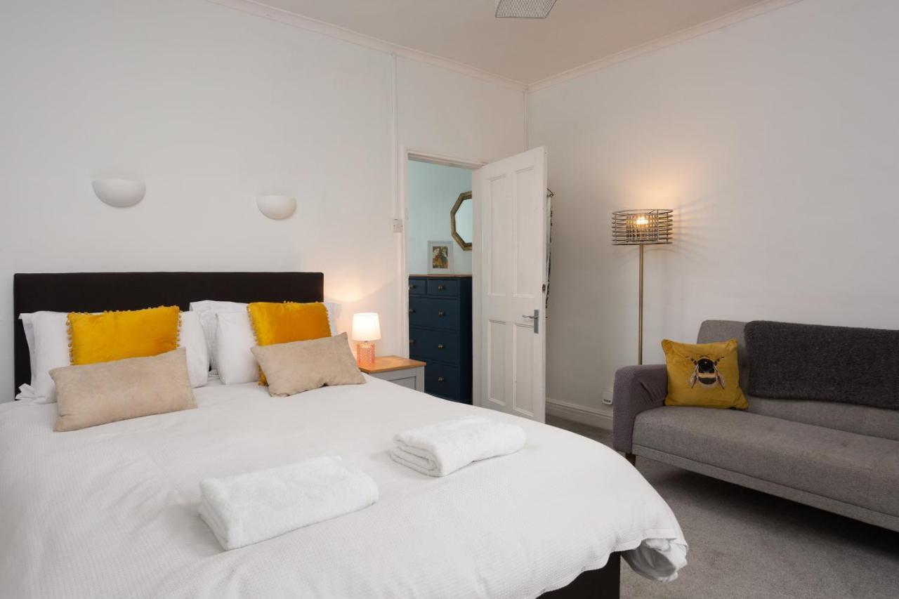 Lovely City Town House With Free Parking Sleeps 2 To 6 Guests York Ngoại thất bức ảnh